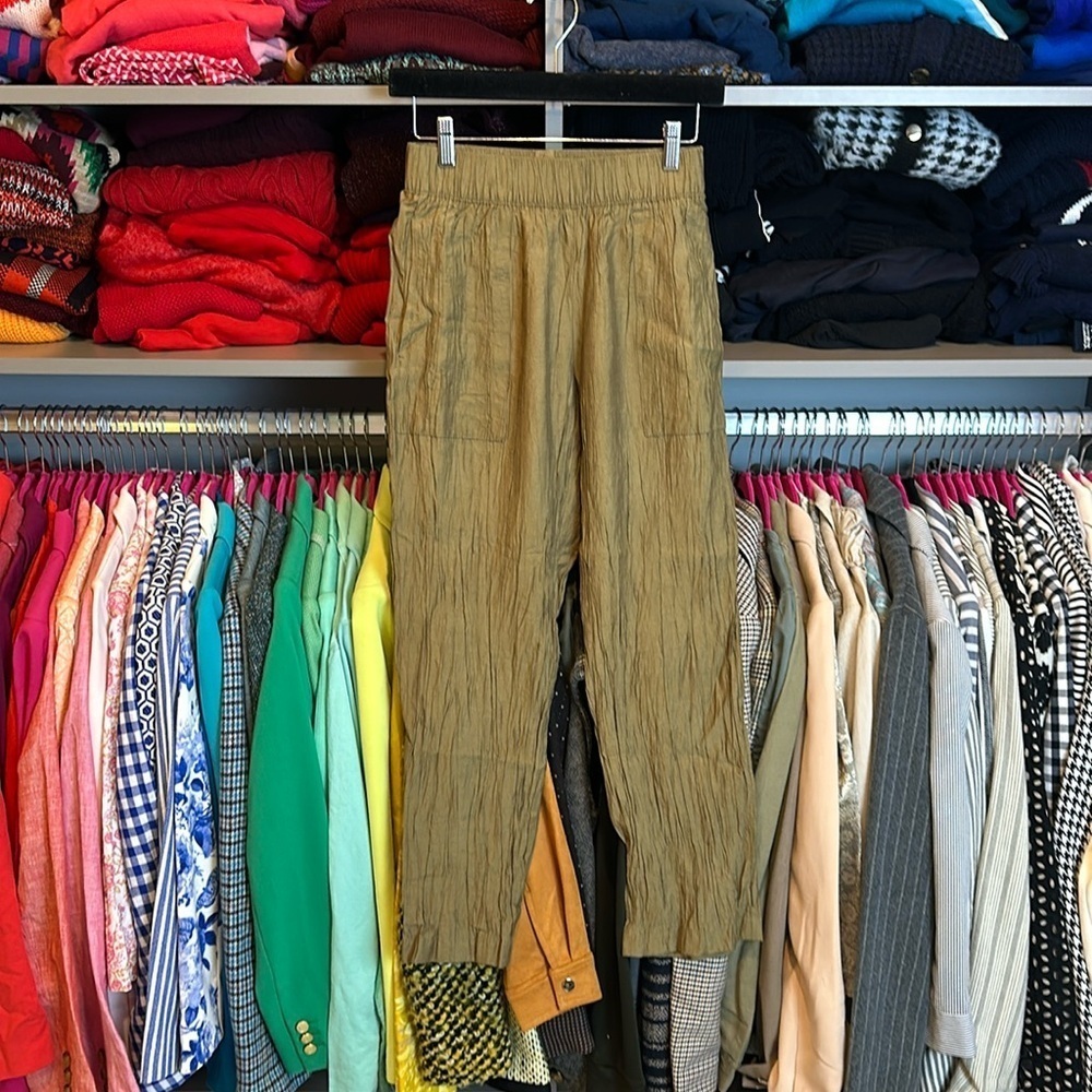 Zara olive cropped crinkle pants size XS
